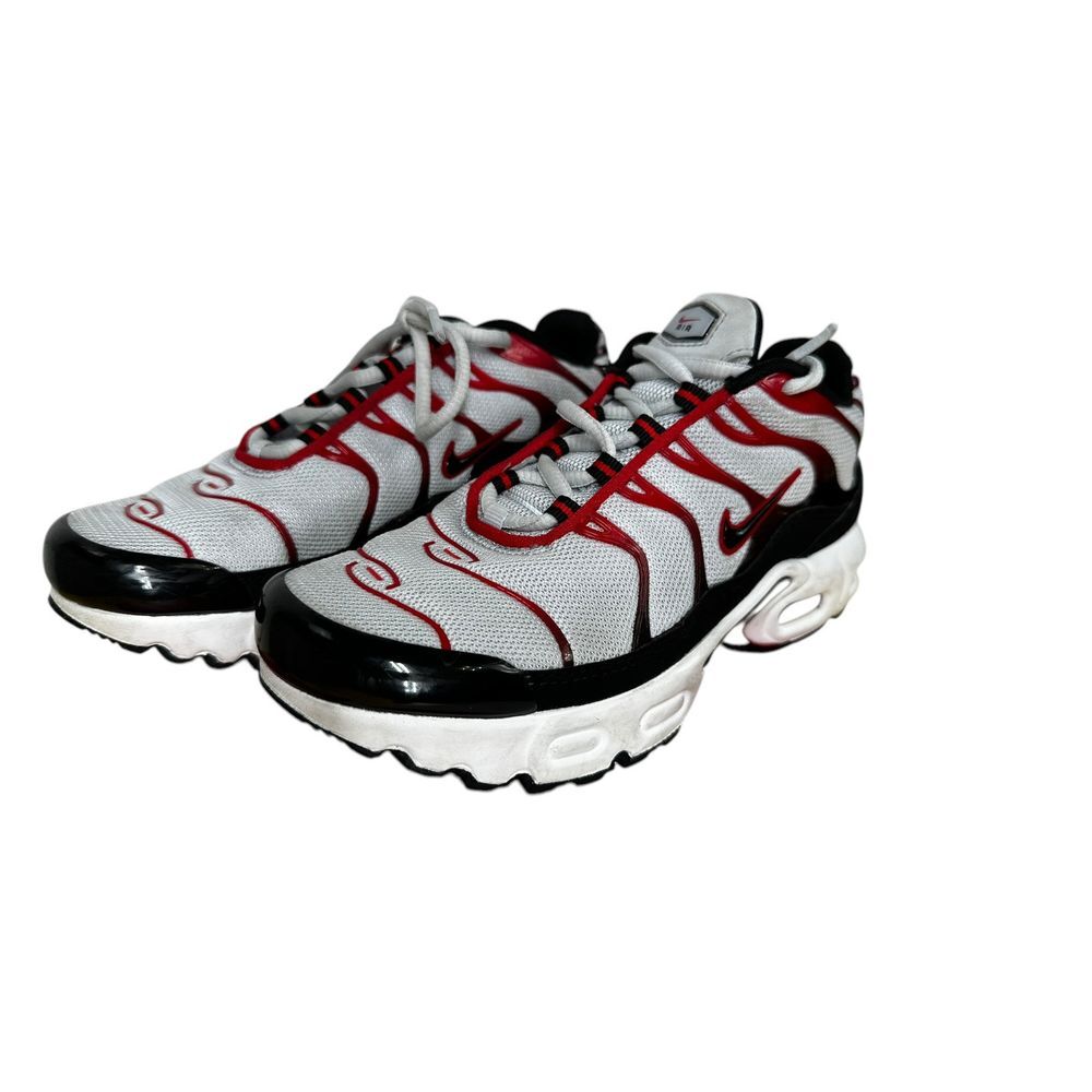 Nike Air Max Plus Pure Platinum University Red Boys Athletic Shoes Size 1.5Y‎